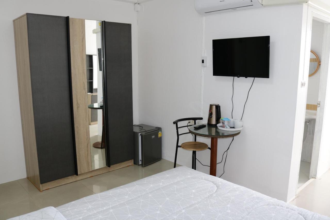 Cafe Nana Hotel Nong Prue Exterior photo